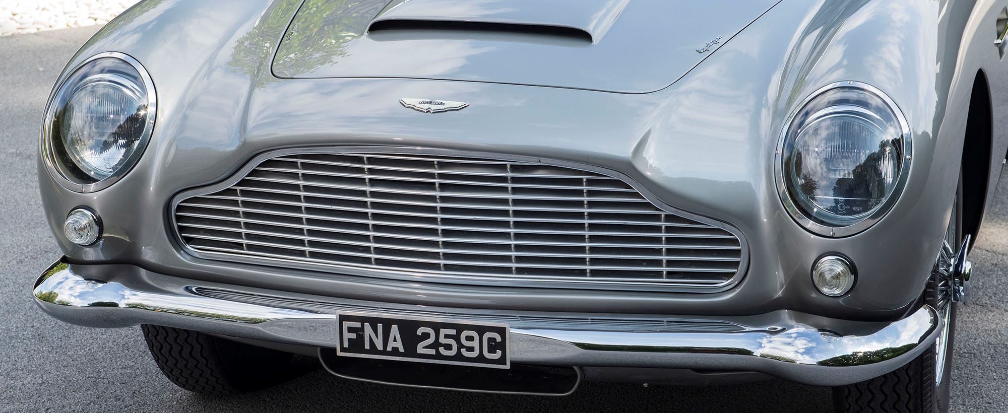 Aston Martin DB5 044.jpg
