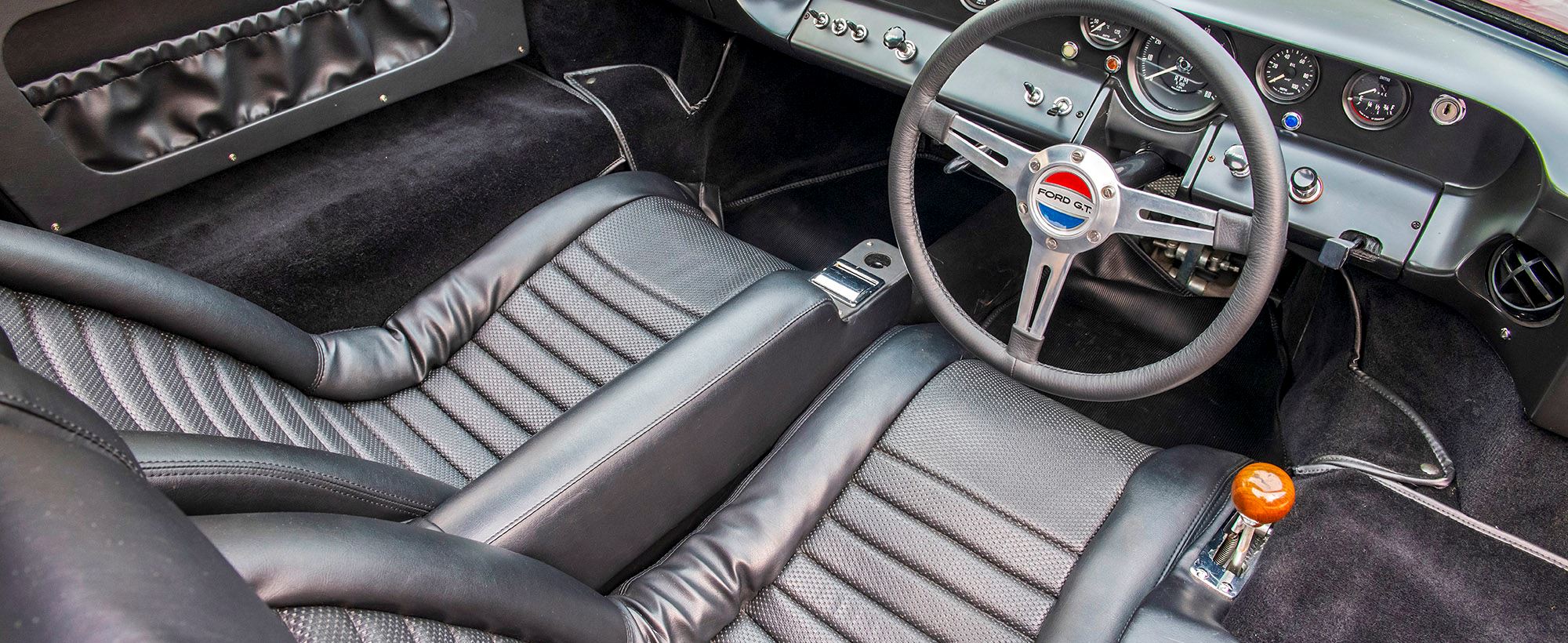 Ford GT40 001.jpg