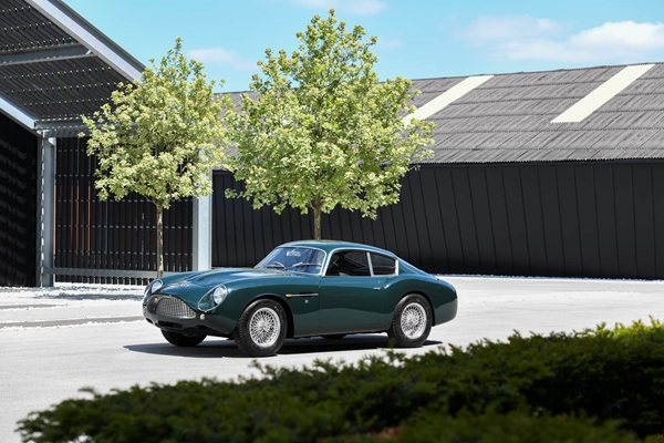 Aston Martin DB4 Zagato 007.jpg