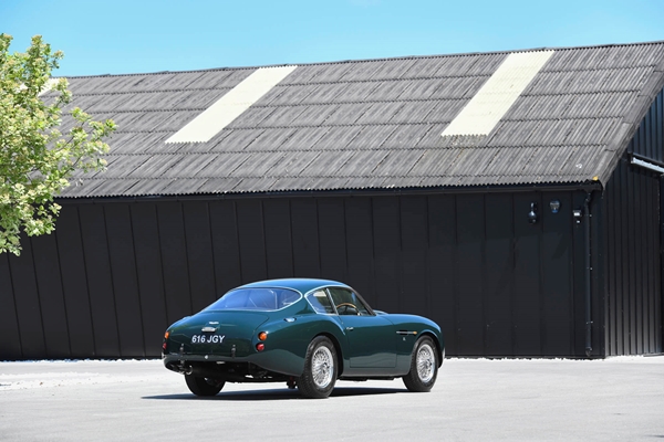 Aston Martin DB4 Zagato 043.jpg