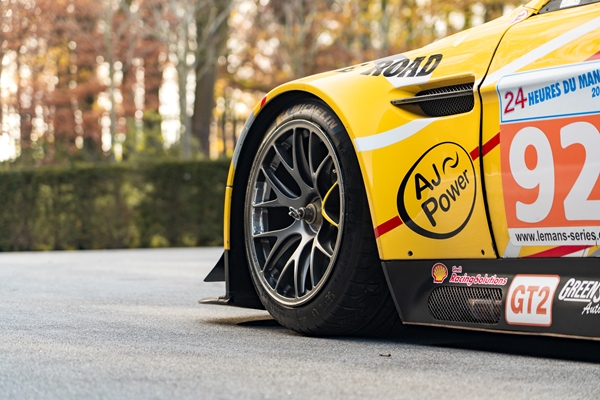 Vantage V8 GT2 Yellow -37.jpg