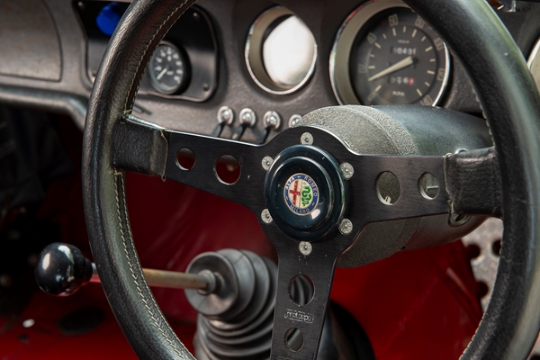 Alfa Romeo Giulia Sprint GTA 005.jpg